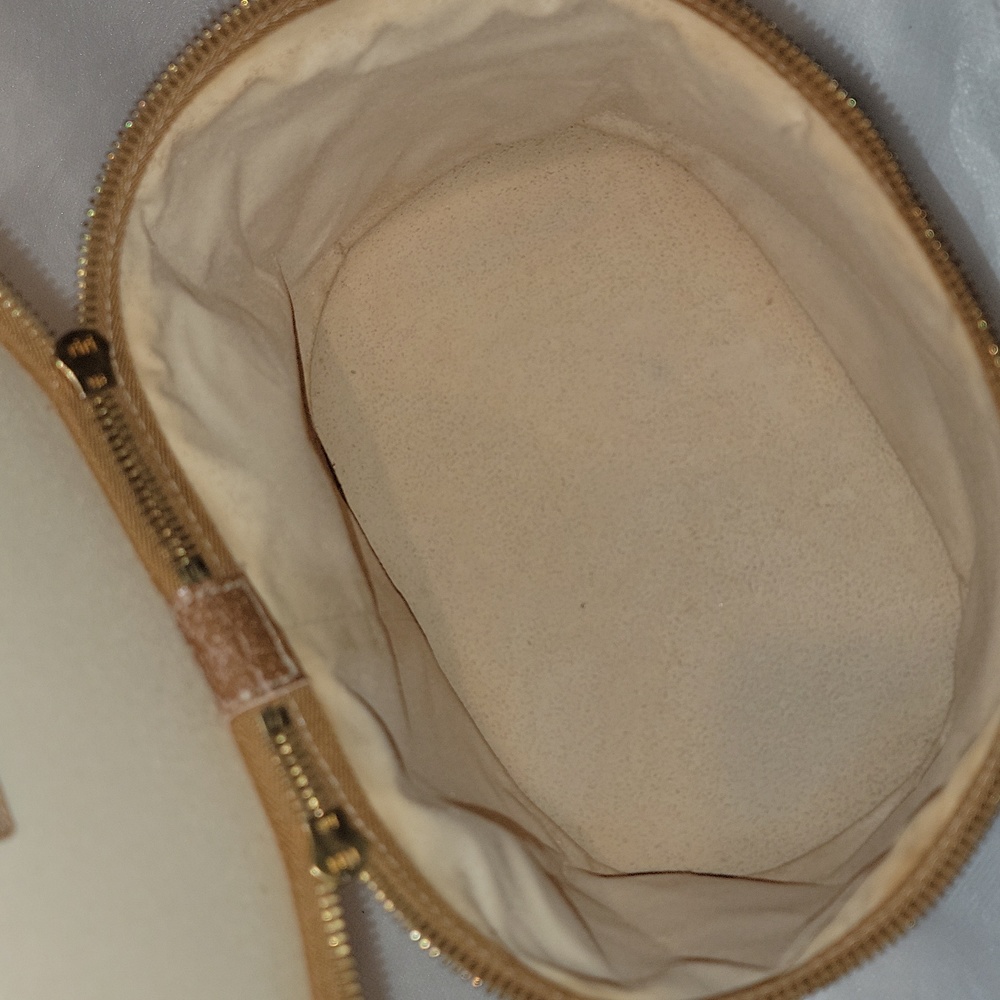 Authentic Fendi vanity kit - Picture 10 of 10